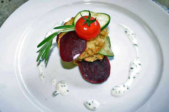 Sauerkraut-Kartoffel-Laibchen mit rote Rüben und Zucchini (Quelle: Foto: Land OÖ, Abt. Gesundheit
