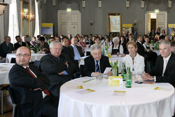 Landeshauptmann Dr.Josef Pühringer verleiht den Gesundheitsförderungspreis 2011