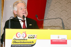 Gesundheitförderungspreisverleihung durch Landeshauptmann Dr. Josef Pühringer