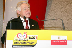 Gesundheitförderungspreisverleihung durch Landeshauptmann Dr. Josef Pühringer