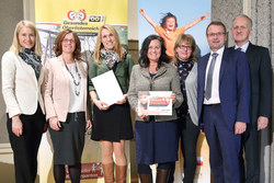 Auszeichnung Gesunder Kindergarten durch Landesrätin Mag. Christine Haberlander