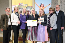 Auszeichnung Gesunder Kindergarten durch Landesrätin Mag. Christine Haberlander