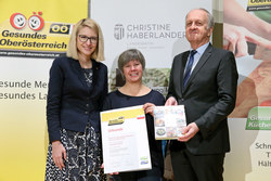 Zertifikatsverleihung Gesunde Küche durch LR Mag. Christine Haberlander