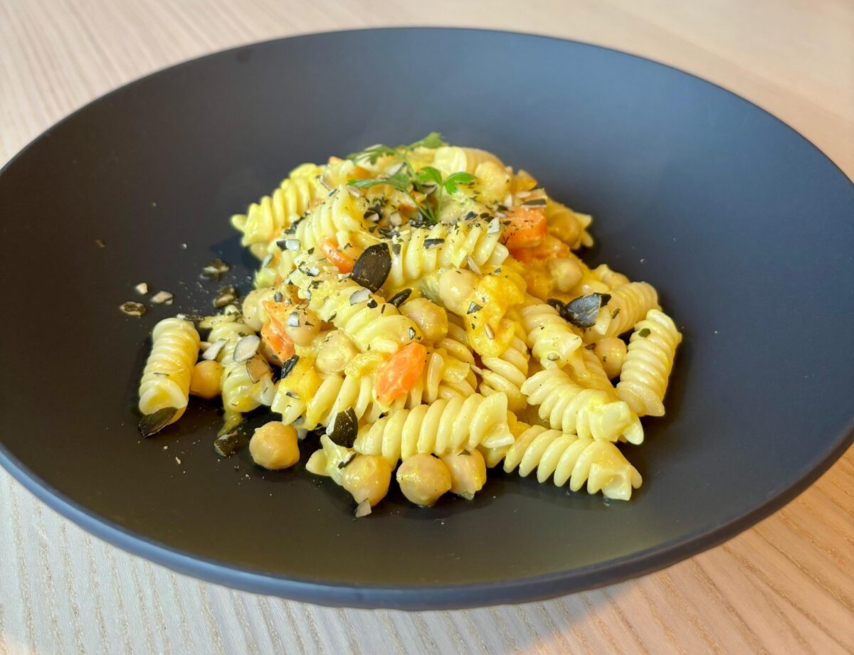 Goldene Mango Curry Spiralen